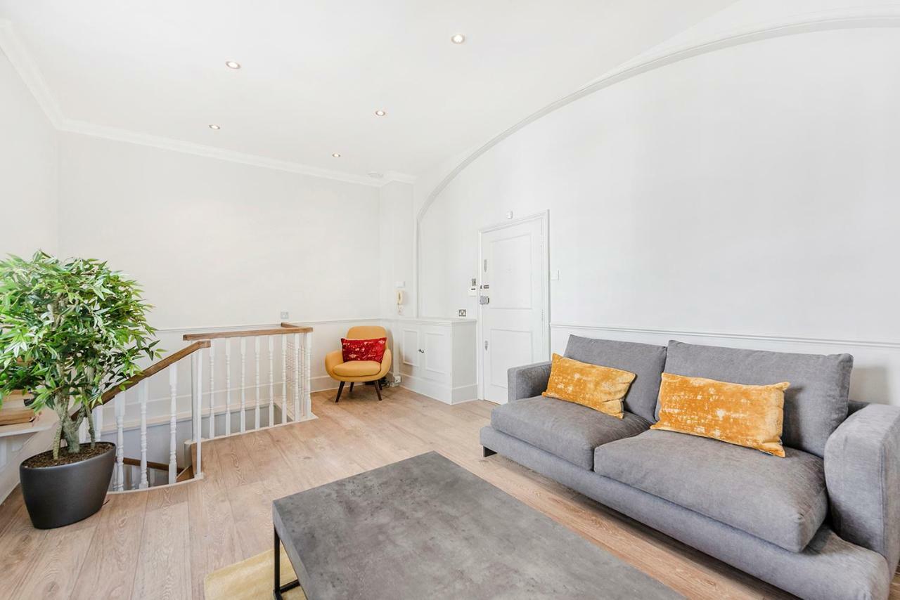 Stylish 2 Bedroom Flat In Knightsbridge Londra Esterno foto